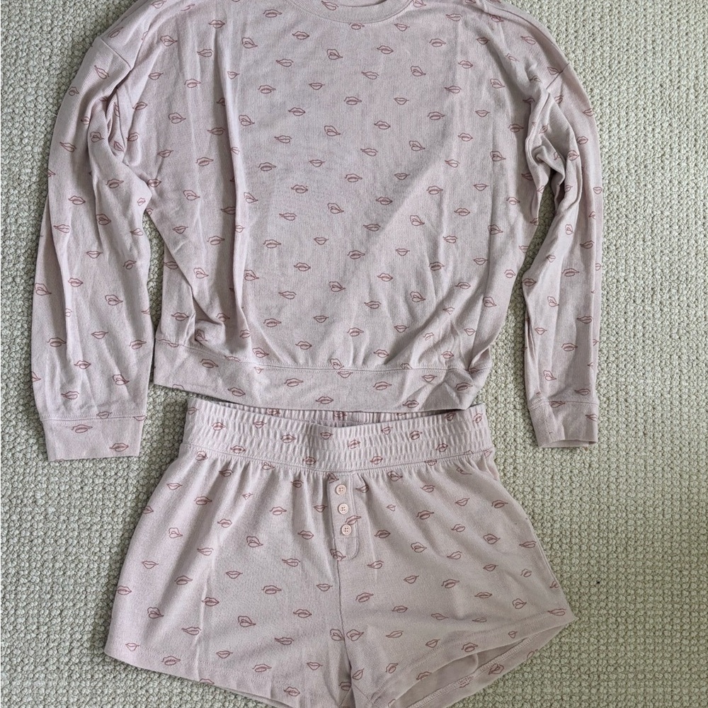 Women's Pink Lip Print Pajama Set
